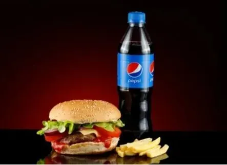 Meniu: burger de vită cu cașcaval